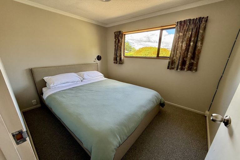 Photo of property in 16 Kuri Place, Wanaka, 9305