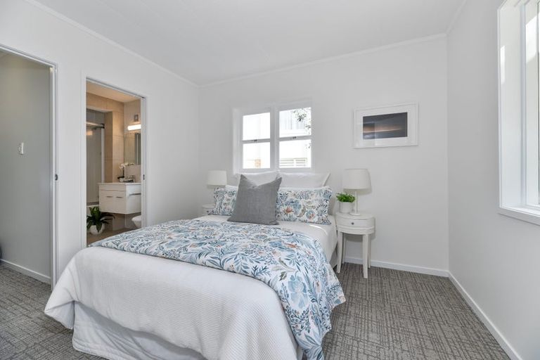 Photo of property in 3/47 East Coast Road, Milford, Auckland, 0620