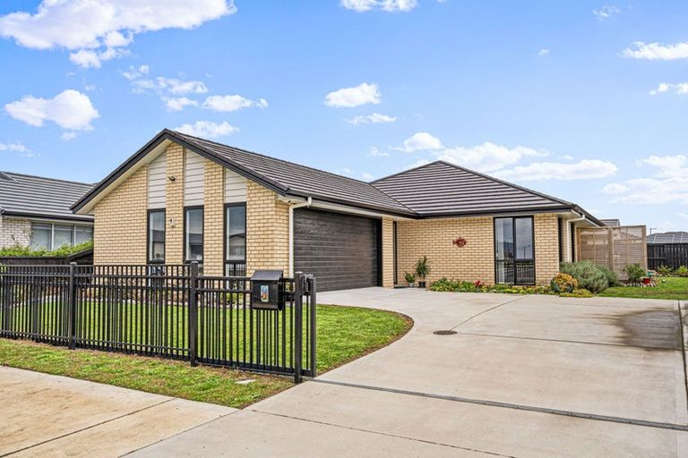 Photo of property in 36 Kitemaunga Avenue, One Tree Point, 0118