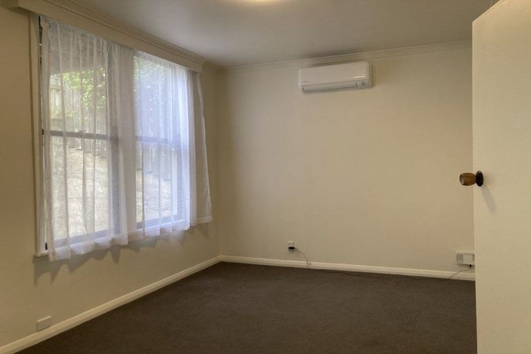 Photo of property in 98a Northland Road, Northland, Wellington, 6012