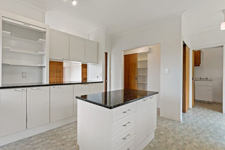 Photo of property in 40 Montgomery Avenue, Rothesay Bay, Auckland, 0630