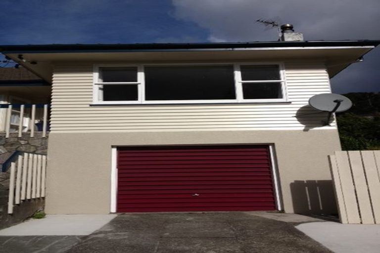 Photo of property in 4 Grenfell Drive, Karori, Wellington, 6012