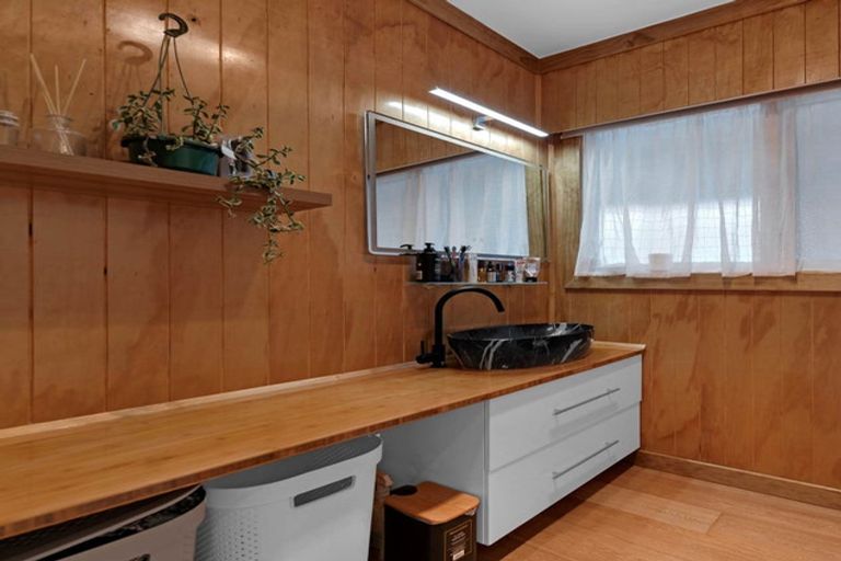 Photo of property in 22 Lawrence Crescent, Hillpark, Auckland, 2102