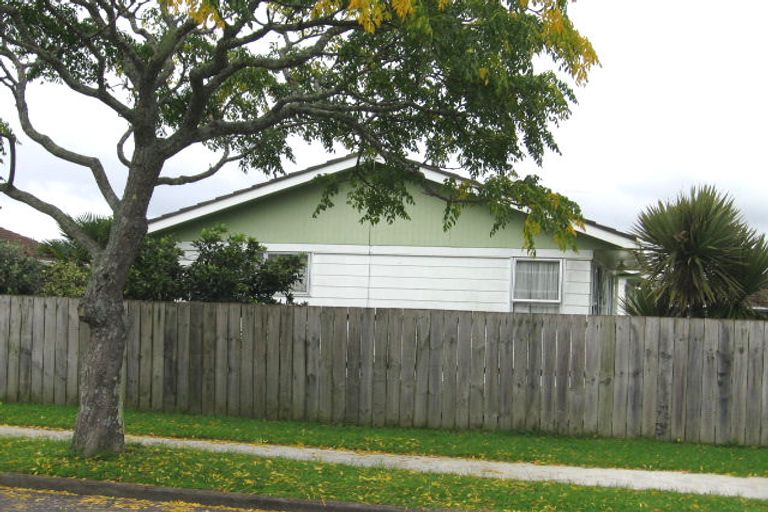 Photo of property in 1/11 Cranberry Place, Bucklands Beach, Auckland, 2012