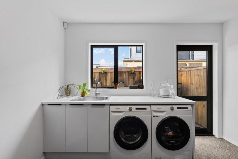 Photo of property in 56 Jacks Landing Drive, Hamilton Lake, Hamilton, 3204