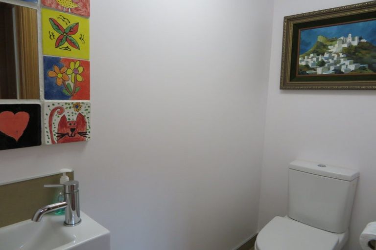 Photo of property in 6 Cardigan Street, Arrowtown, 9302