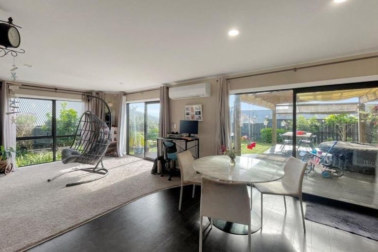 Photo of property in 5 Ruske Place, Grandview Heights, Hamilton, 3200