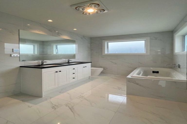 Photo of property in 30 Kenmure Avenue, Forrest Hill, Auckland, 0620