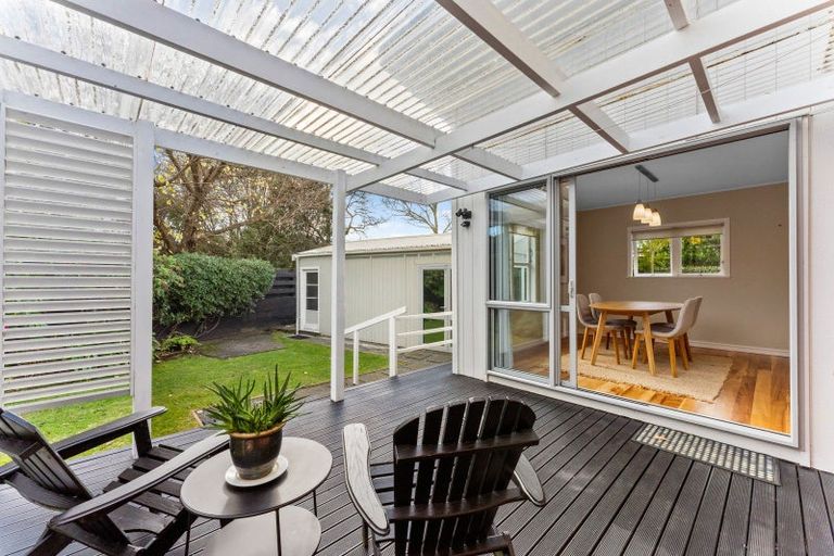 Photo of property in 26 Walton Avenue, Waikanae, 5036