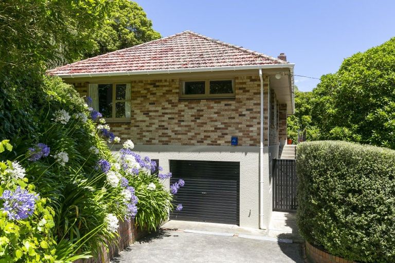 Photo of property in 6 Travers Street, Vogeltown, Wellington, 6021