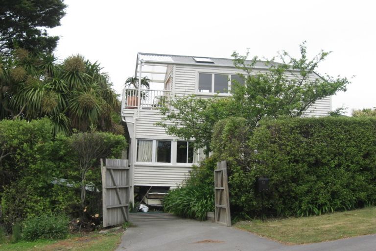 Photo of property in 51 Moncks Spur Road, Redcliffs, Christchurch, 8081