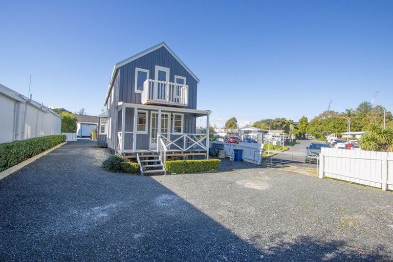 Photo of property in 2/249 Dairy Flat Highway, Albany, Auckland, 0632