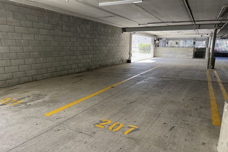 Photo of property in Luxford Villas, 207/72 Herald Street, Berhampore, Wellington, 6023