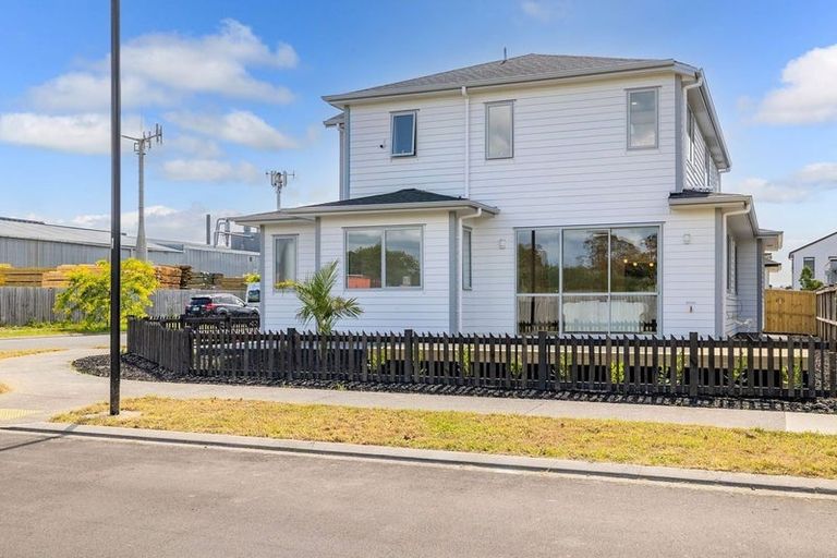 Photo of property in 15 Timbermill Road, Whenuapai, Auckland, 0618