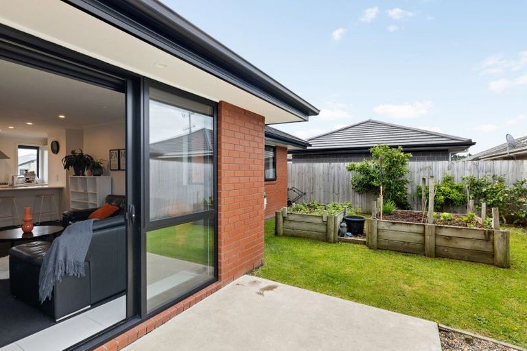 Photo of property in 8 Manawaroa Close, Grandview Heights, Hamilton, 3200