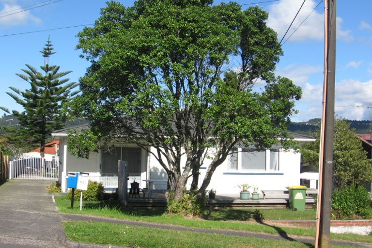 Photo of property in 1/62 Savoy Road, Glen Eden, Auckland, 0602