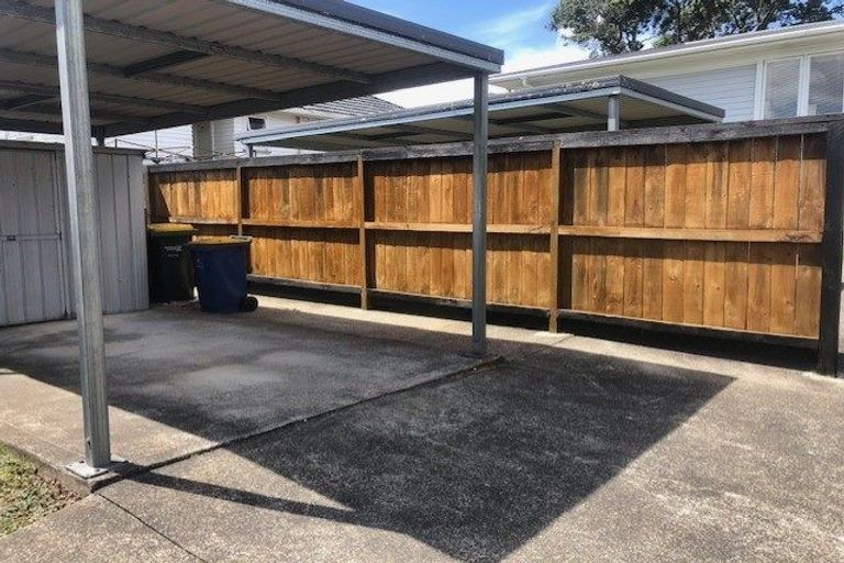 Photo of property in 61a Farquhar Road, Glendene, Auckland, 0602