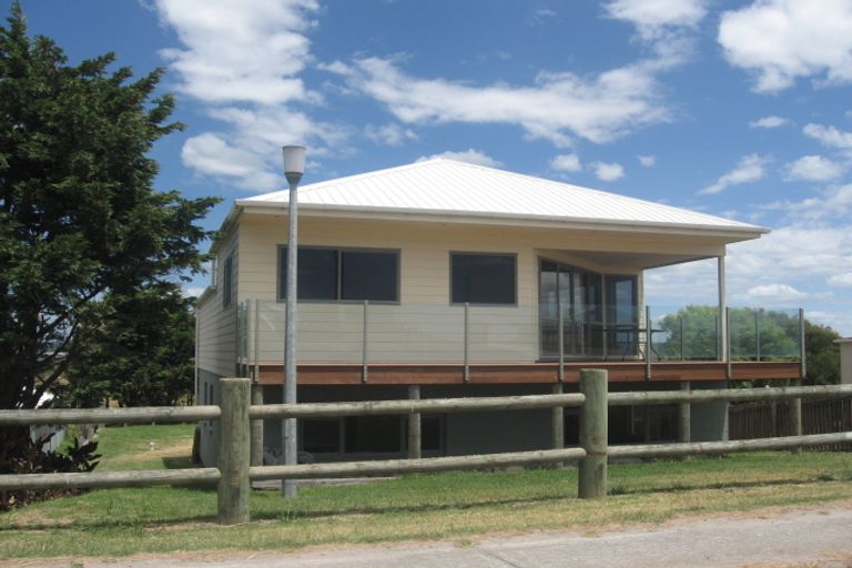 Photo of property in 94 Pukehina Parade, Pukehina, Te Puke, 3189