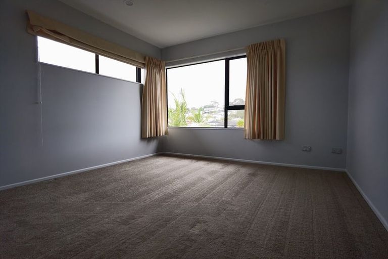 Photo of property in 4 Hornbill Drive, Fairview Heights, Auckland, 0632
