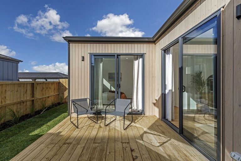 Photo of property in 15 Mahinga Kai Road, Orewa, 0931