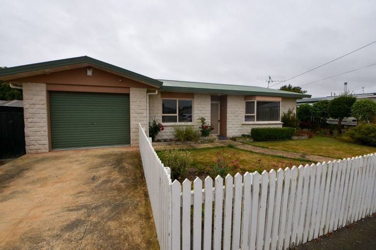 Photo of property in 6 Hogg Crescent, Masterton, 5810