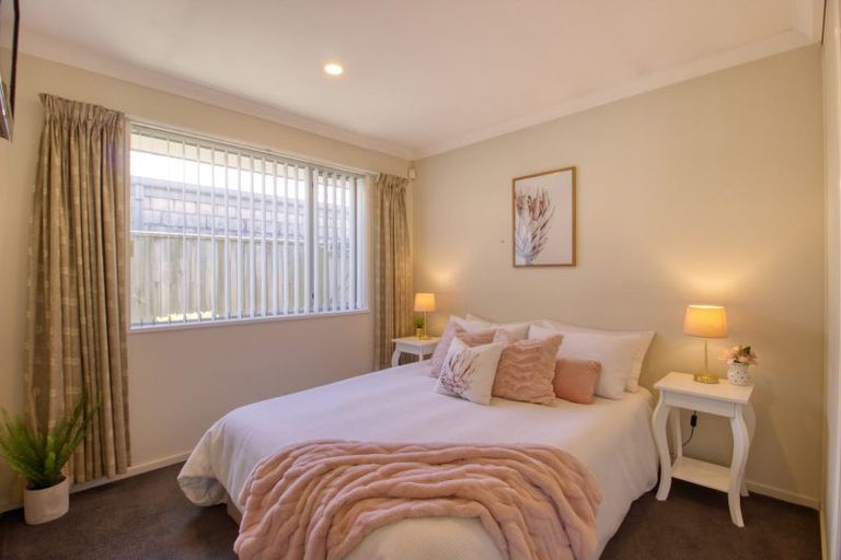 Photo of property in 2/335 Main South Road, Hornby, Christchurch, 8042