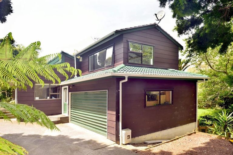 Photo of property in 9 Geoffrey Road, Torbay, Auckland, 0630