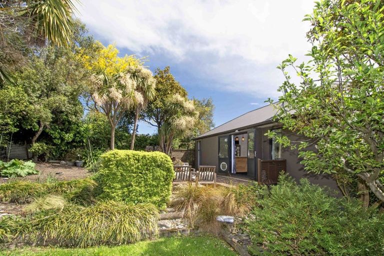 Photo of property in 86 Centaurus Road, Huntsbury, Christchurch, 8022