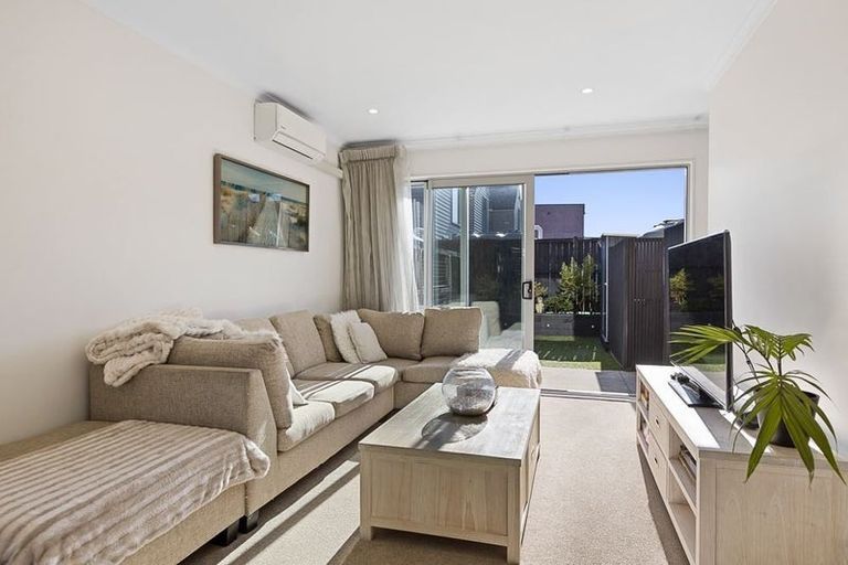 Photo of property in 6 Shelduck Way, Hobsonville, Auckland, 0616