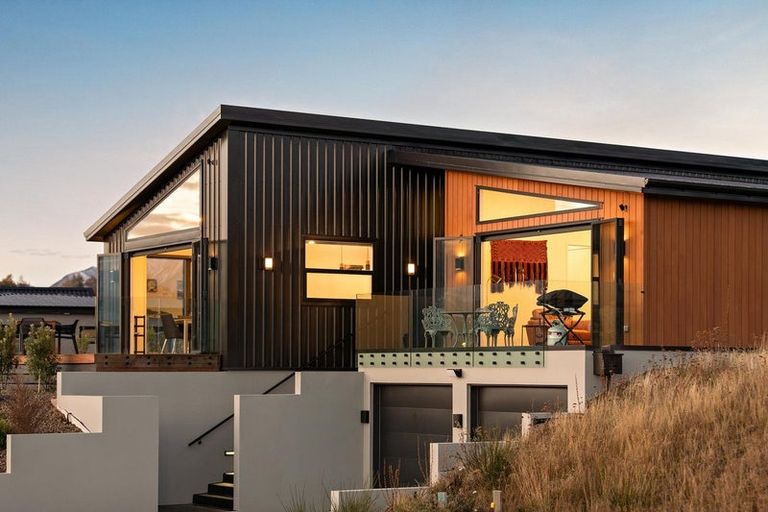 Photo of property in 9 Mcneil Crescent, Wanaka, 9305