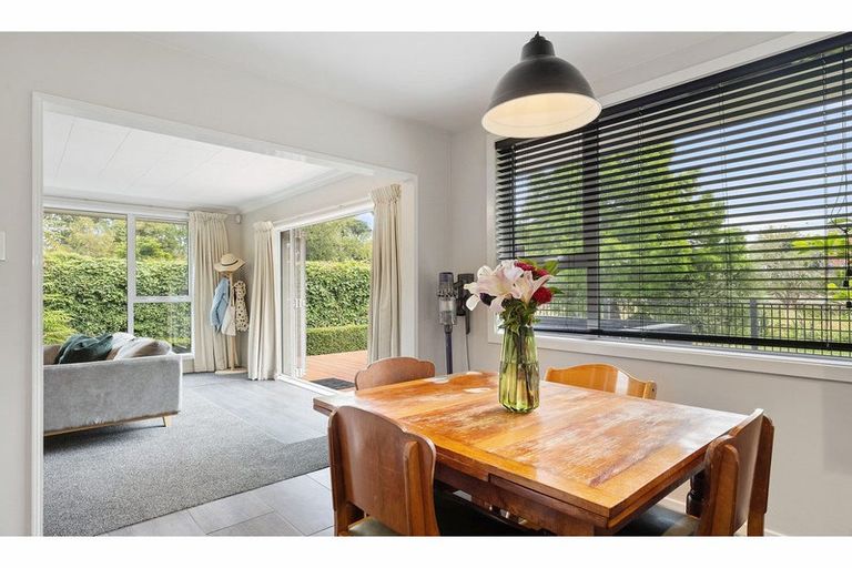 Photo of property in 2/5 Esher Place, Saint Martins, Christchurch, 8022