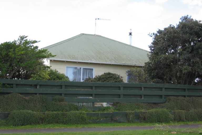 Photo of property in 15 Kowhai Street, Castlecliff, Whanganui, 4501