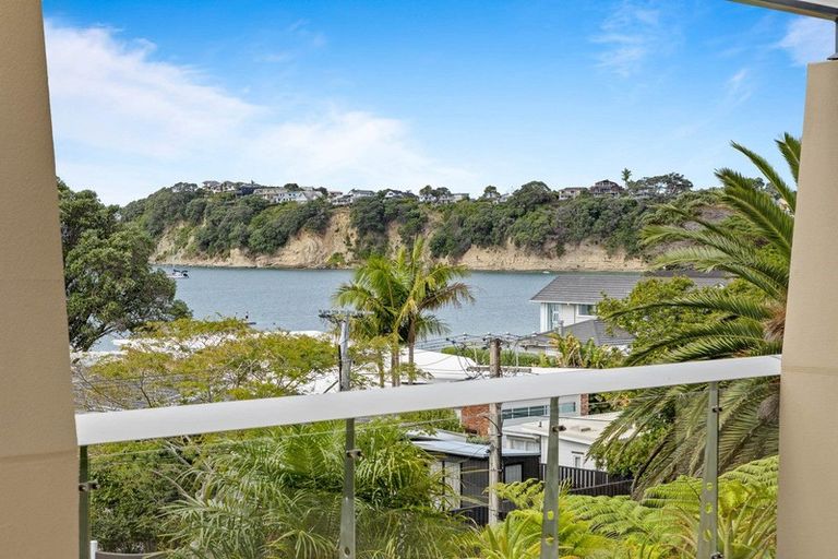 Photo of property in 32a Langton Road, Stanmore Bay, Whangaparaoa, 0932