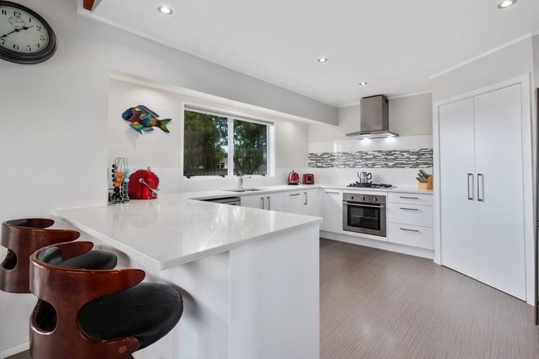 Photo of property in 12 Waimanu Place, Point Wells, Warkworth, 0986