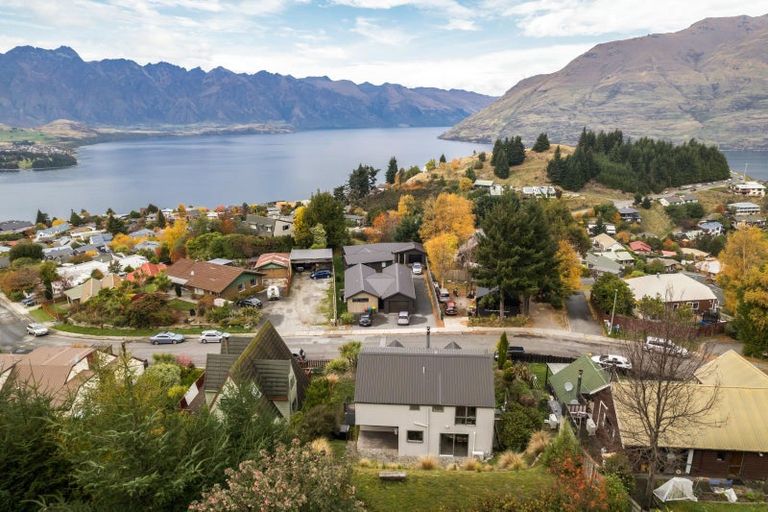 Photo of property in 27 Lochy Road, Fernhill, Queenstown, 9300