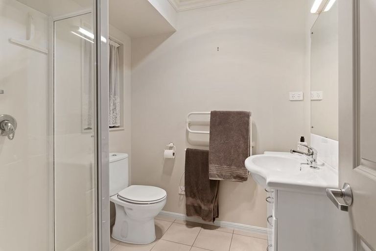 Photo of property in 45 Sapperton Drive, Henderson, Auckland, 0612