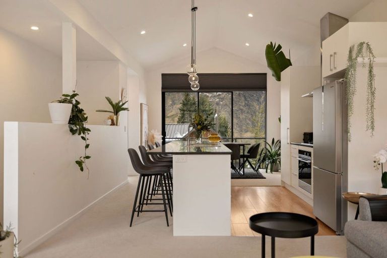 Photo of property in 5 Phoenix Lane, Arthurs Point, Queenstown, 9371