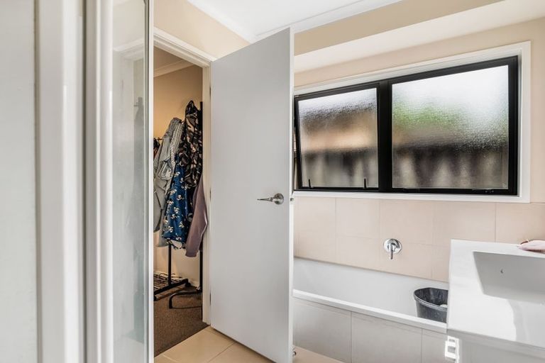 Photo of property in 64b Martyn Street, Waiuku, 2123