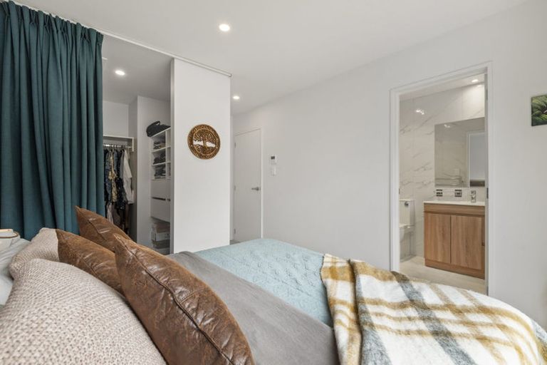 Photo of property in 132a Stapleford Crescent, Browns Bay, Auckland, 0630