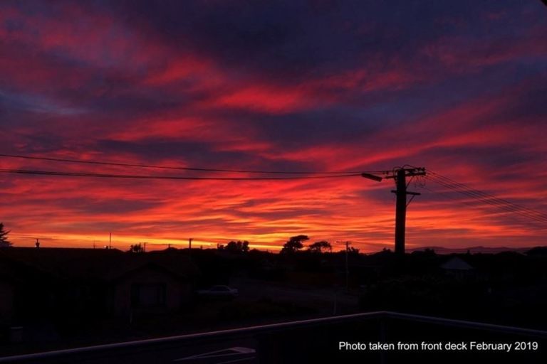 Photo of property in 1b Aston Drive, Waimairi Beach, Christchurch, 8083