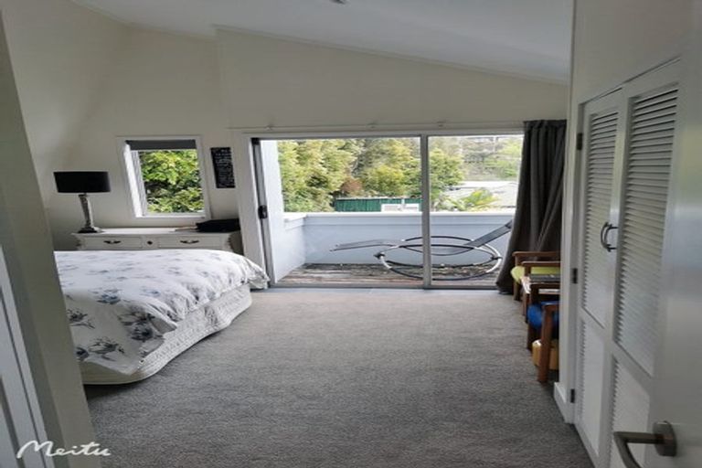 Photo of property in 50 Girrahween Drive, Totara Vale, Auckland, 0629