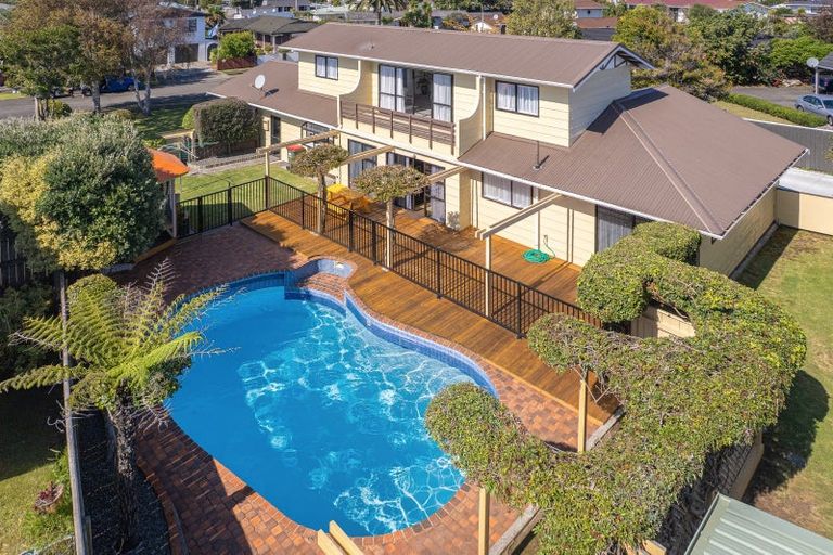 Photo of property in 12 Akepiro Place, Tawhero, Whanganui, 4501