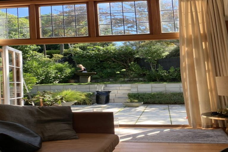 Photo of property in 9a Homewood Crescent, Karori, Wellington, 6012