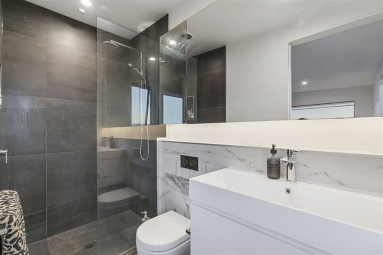 Photo of property in Sugar Lane Apartments, 11/31 Rawene Road, Birkenhead, Auckland, 0626