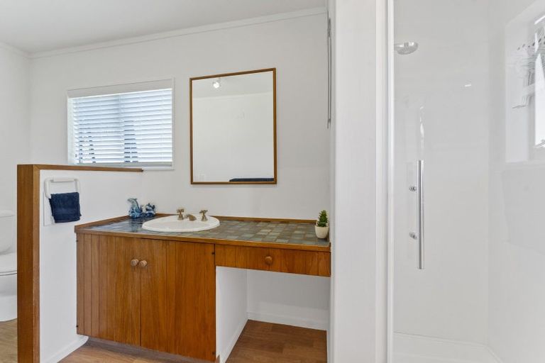 Photo of property in 134 Winara Avenue, Waikanae, 5036