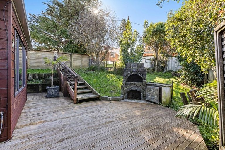 Photo of property in 1/86 Waimumu Road, Massey, Auckland, 0614