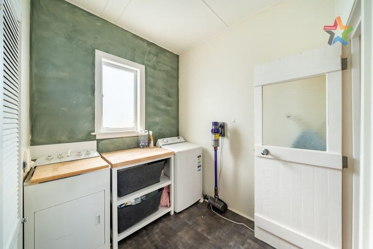 Photo of property in 7 Vincent Street, Waterloo, Lower Hutt, 5011