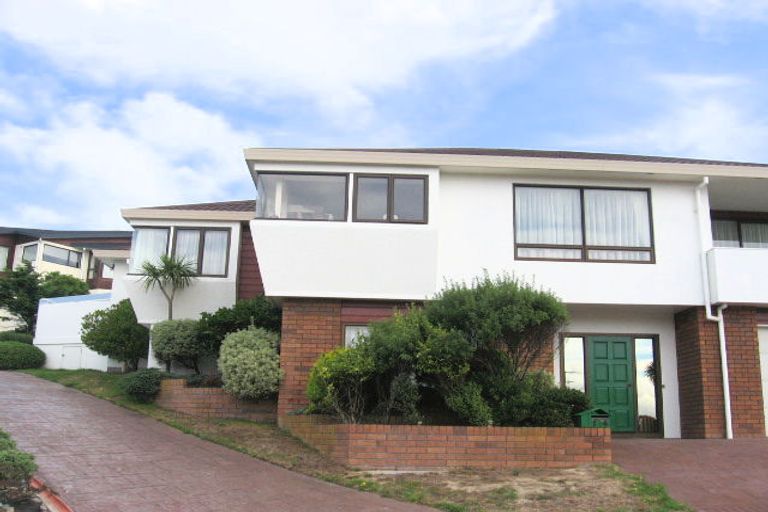 Photo of property in 14 Signallers Grove, Strathmore Park, Wellington, 6022