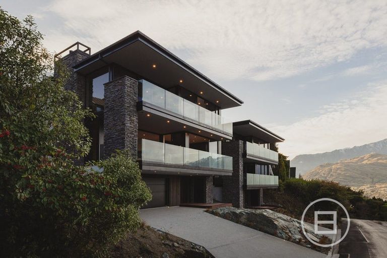 Photo of property in 7b Wakatipu Heights, Queenstown, 9300