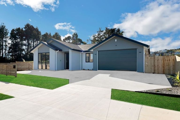 Photo of property in 2 Spudman Rise, Pukekohe, 2120